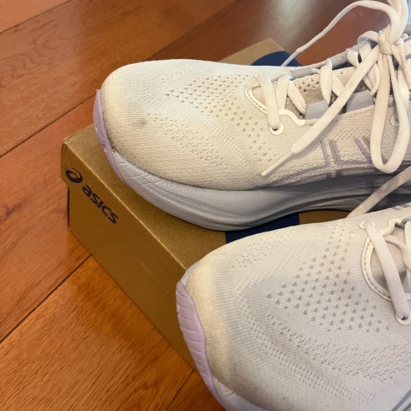 ASICS Gel Nimbus size 8.5 - Picture 2 of 6